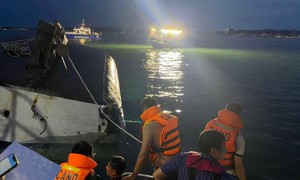 Vụ lật tàu du lịch ở Quảng Ninh: Cảnh báo dông lốc đã được đưa ra từ trưa nay