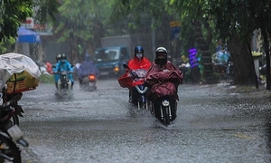 Vì sao bão vẫn ngoài Biển Đông mà đất liền đã xuất hiện dông lốc?