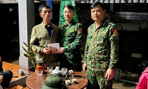 Ứng cứu kịp thời 4 ngư dân gặp nạn trên biển