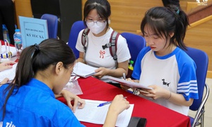 Chuyên gia dự báo điểm chuẩn khối Sức khỏe 2025 sẽ giảm sâu