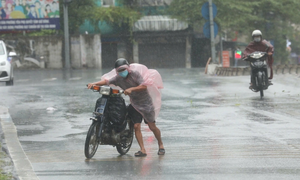 Bão số 3 di chuyển gây mưa lớn tập trung ở Thanh Hóa và Nghệ An