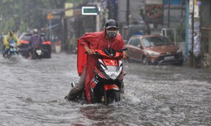 Nhiều khu vực mưa dông, nguy cơ sạt lở cao sau bão số 3