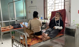 Giây phút xe khách lật kinh hoàng: Nhiều tiếng la hét, kêu cứu, có người bị hất văng ra ngoài