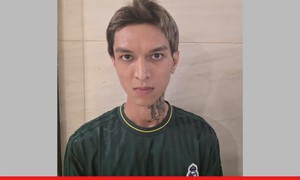 Rapper Bình Gold bị bắt vì cướp taxi, dương tính với ma túy

