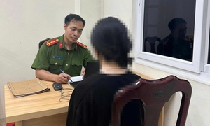Bị đe dọa, nam sinh tự nhốt mình trong khách sạn, nhắn tin nhờ gia đình chuyển 250 triệu đồng