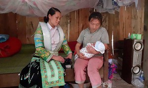 Cô đỡ thôn bản – Những 'người giữ cửa sinh' nơi vùng cao
