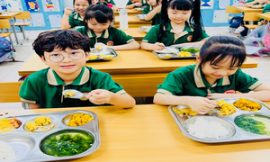 Hà Nội hỗ trợ bữa ăn bán trú, chất lượng và minh bạch là mong mỏi lớn nhất