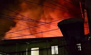 Cháy cư xá Độc Lập ở Thành phố Hồ Chí Minh khiến tám người tử vong
