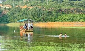 Thương tâm, hai vợ chồng đi chơi trong đêm gặp nạn đuối nước