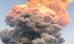 Indonesia: Núi lửa Lewotobi Laki Laki phun tro bụi cao tới 18km