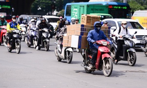 Miền Bắc oi nắng, vùng núi mưa dông