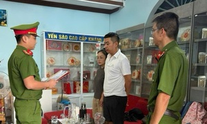 Bắt nhóm đối tượng dùng thẻ thanh toán quốc tế của người khác để chiếm đoạt 30 tỷ đồng