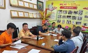 Vụ đoàn xe Vespa ngang nhiên vượt đèn đỏ: Là nhân viên công ty du lịch mạo hiểm