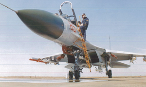 Ai sẽ thắng trong cuộc chiến sinh tử giữa F-35 tàng hình và 'ác mộng' Su-27?