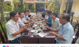 Video cán bộ thú y ở Huế ăn giò lợn, tuyên truyền người dân sử dụng thịt an toàn
