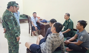 Chìm tàu trên biển, thuyền trưởng và 9 ngư dân Thanh Hóa may mắn được cứu sống