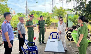 Bắt giam cựu cán bộ Hội phụ nữ tham ô tiền của hội viên khi vay vốn ngân hàng