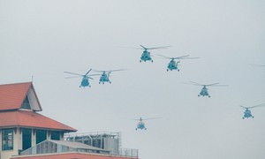 Kiêu hãnh và tự hào khi ngắm dàn máy bay hợp luyện trên bầu trời Thủ đô chuẩn bị cho Lễ Quốc khánh 2/9