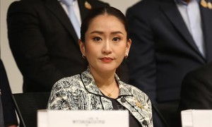 Thủ tướng Thái Lan bị đình chỉ Paetongtarn Shinawatra ra hầu tòa