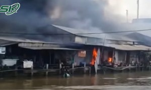 Chồng chém vợ nguy kịch rồi đốt nhà cháy như 'ngọn đuốc' lan ra cả chợ ở Cà Mau