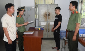 Bắt thanh niên mang súng đến quán nhậu giải quyết mâu thuẫn