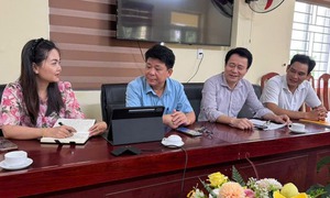 Tin hiệu trưởng đi hát karaoke khi đang trực chống bão số 5 là chưa chính xác