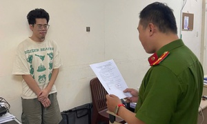 Ham máy ảnh xịn, thanh niên lĩnh tội lừa đảo chiếm đoạt tài sản