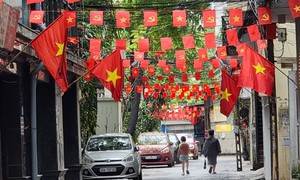 Miền Bắc nắng gián đoạn, nhiều khu vực tiếp tục mưa rải rác.