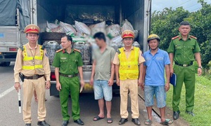 Phát hiện ‘kho’ mỡ động vật không rõ nguồn gốc trên xe tải tại Đồng Nai