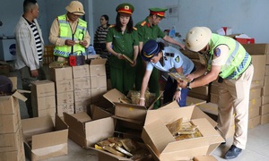 Gần 4.200 bánh Trung thu không rõ nguồn gốc bị phát hiện tại Nghệ An