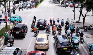 Camera giao thông AI thí điểm tại 1 tuyến phố Hà Nội, nửa ngày phát hiện hơn 1.700 vi phạm