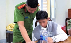 Thanh niên 18 tuổi xâm hại bé gái trong nhà nghỉ