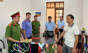 Bắt 2 người gây sức ép với doanh nghiệp để chiếm đoạt tiền