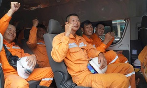 Quảng Ninh cử 65 cán bộ, công nhân điện lực chi viện Nghệ An khắc phục hậu quả bão số 10