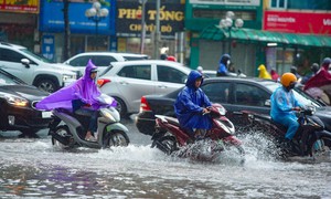 Những tuyến phố Hà Nội ngập úng sáng 30/9