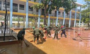 Hà Nội yêu cầu các trường học không tổ chức sinh hoạt ngoại khóa trong mưa bão