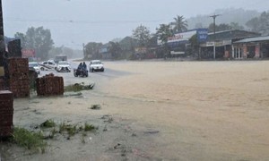 Áp thấp nhiệt đới mạnh lên thành bão số 7 có đổ bộ vào đất liền nước ta?