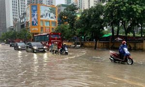 Vì sao không đổ bộ vào nước ta nhưng bão số 7 lại gây mưa lớn cho miền Bắc?