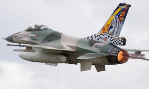Quốc gia hiếm hoi sở hữu cả Su-30 Nga và F-16 Mỹ