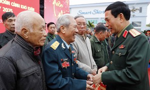 Công bố thủ tục công nhận sĩ quan quân đội nghỉ hưu mắc bệnh hiểm nghèo