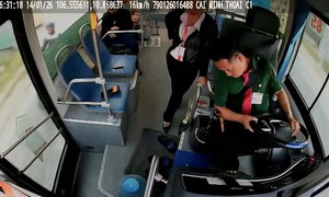 TPHCM: Lái xe buýt tuyến 85 đột quỵ khi đang lưu thông trên đường