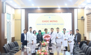 Sau 11 năm chạy thận, con trai được cha hiến thận cứu sống