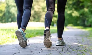 Đi bộ khi bụng đói hay sau bữa ăn: Cách nào giúp giảm cân tốt hơn?