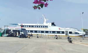 Tàu cao tốc giường nằm duy nhất kết nối đất liền với đặc khu Phú Quý
