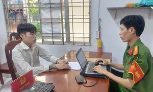 Cháu chế tạo bom xăng đốt nhà ông ngoại vì bị la mắng