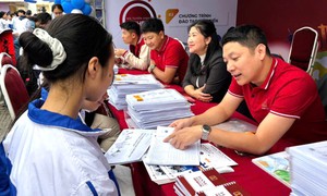 Vì sao tuyển sinh đại học 2026 phải siết xét học bạ và hạ điểm cộng IELTS?