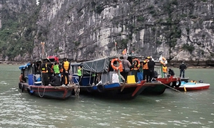 Bắt 30 người trong vụ đánh bạc giữa Vịnh Hạ Long