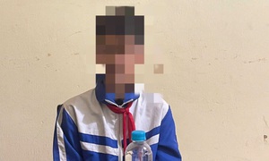 Công an làm việc với nam sinh lớp 7 đăng tải nội dung bạo lực, giết người để 'câu view'