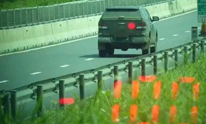Phát hiện tài xế không có bằng lái vẫn chạy 100 km/giờ trên cao tốc