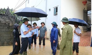 Mưa ở miền Trung vẫn phức tạp, lũ các sông lên cao